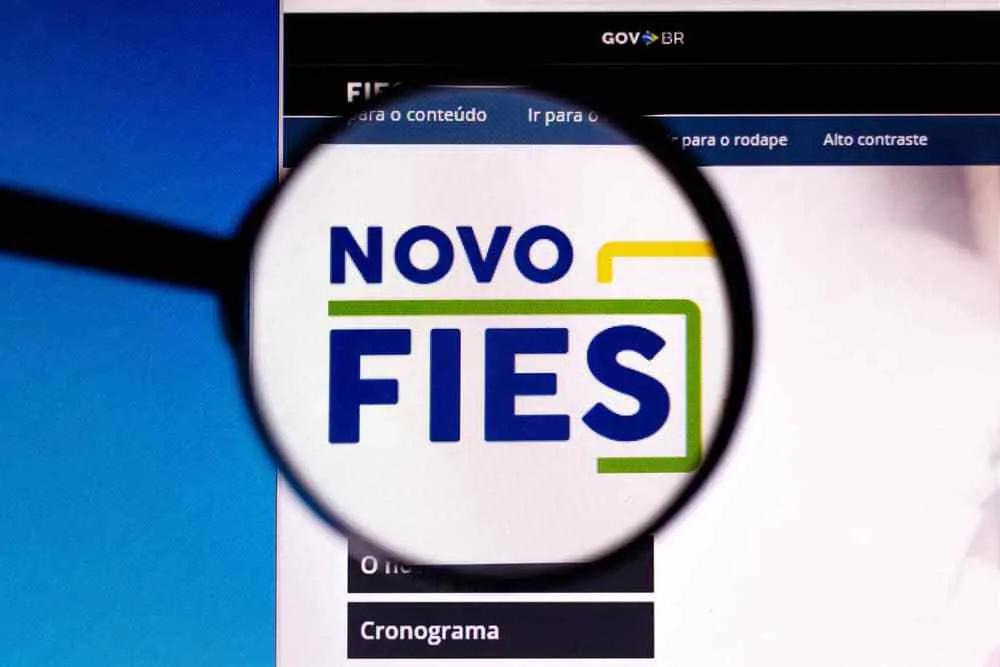 FIES: O que é? Vale a pena?