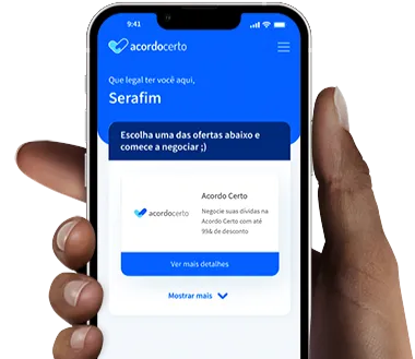 Mão segurando smartphone
